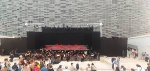 Firenze, un Barbiere sotto le stelle: l'opera di Rossini trionfa nella cavea del Maggio
